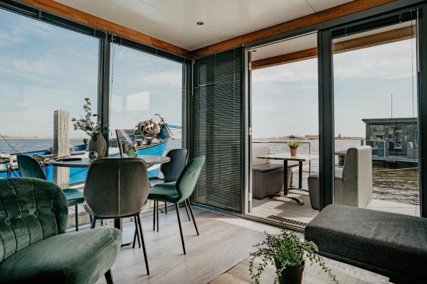Houseboat Uitgeest aan het Water | 4 personen, Book  Uitgeest 