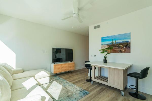Vibrant 1BR1BA, Pool, Gym, Rooftop, Laundry, Parking, Prenota  Phoenix 