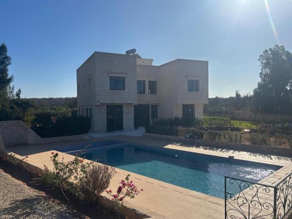 Villa piscine évasion Ounagha, Buchen Sie  Hotels in Marrakech-Safi mit Parkplatz, Parkplätze