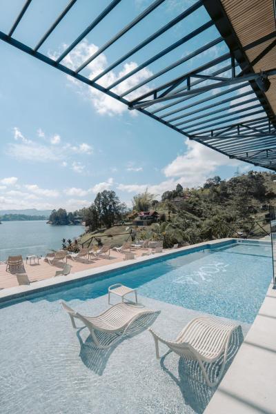 Roka Hotel, Reserva ahora  Hoteles con piscina en Antioquia, Piscina
