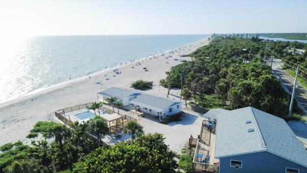 Seafarer Beach Resort - Ocean View with a Pool on the Beach, Réserver  Englewood Floride