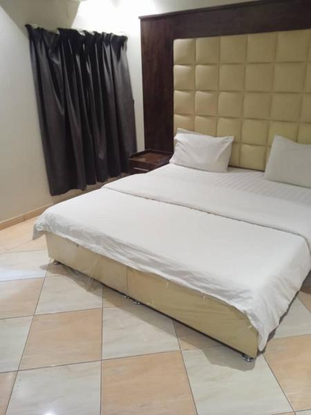Resto Palace Al Riyadh, Buchen Sie Ferienwohnung Provinz Riad Provinz Riad