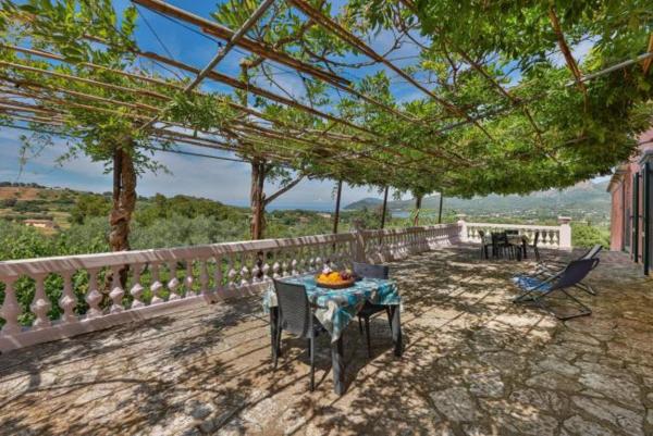 Villa Maria Teresa, Reserva ahora  Hoteles en Elba con aparcamiento, Aparcamiento