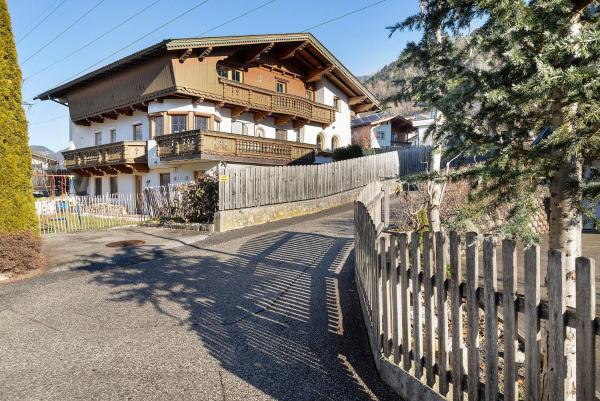 Haus Hart Im Zillertal, Prenota  Helfenstein Tirolo