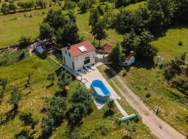Village Holiday House Ivan Kozina, Buchen Sie  Hotels in Gespanschaft Split-Dalmatien mit Pool, Schwimmbad