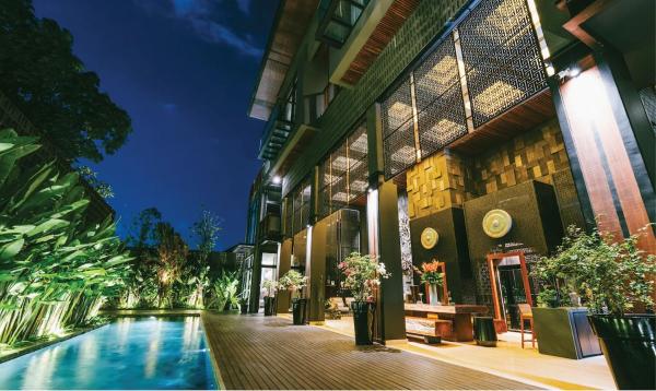 Moonstone - Luxury 5BR Villa Near Batu Belig Beach, Buchen Sie  Hotels mit Pool in Badung, Schwimmbad