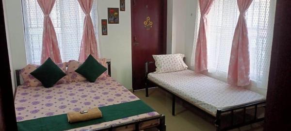 GULMOHAR Homestay, Buchen Sie  Hotels in Assam mit Parkplatz, Parkplätze
