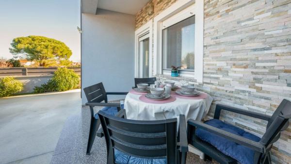 Apartman Sabina 1 by Villas Guide, Prenota  Valbandon Istria