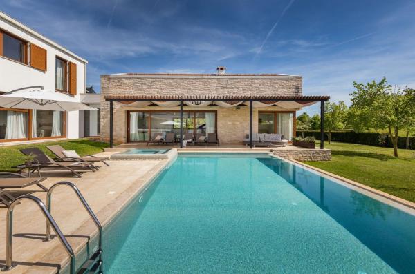 Villa Terra Rossa, Reserva ahora  Hoteles en Istria central con piscina, Piscina