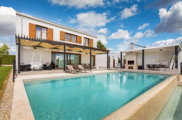 Villa Terra Gialla, Reserva ahora  Hoteles en Istria central con piscina, Piscina