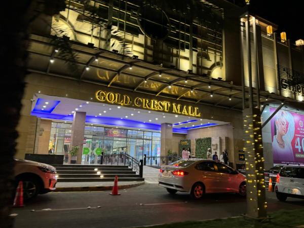 Guest Nest Premier Stay - GOLD CREST Mall And Residency DHA Lahore, Buchen Sie  Lahore Pakistan