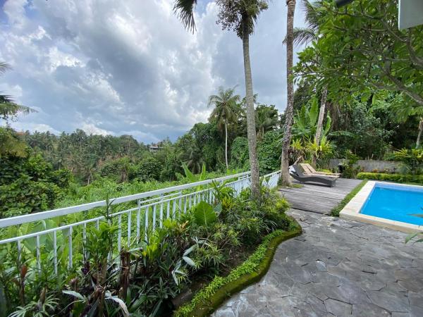 The Loyik Villa Ubud jungle View, Reserva ahora  Hoteles con piscina en Bali, Piscina