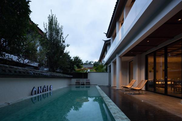 ANALO Resort Hotel, Buchen Sie  Lijiang Yunnan