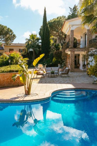 Villa Relax, Prenota  Hotel a Costa Brava con piscina, Piscina
