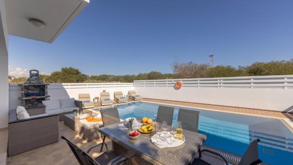 EcoHarmony Villa, Buchen Sie  Hotels in Famagusta mit Parkplatz, Parkplätze