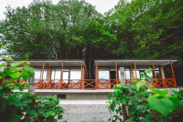 Jvarisa Winery, Reserva ahora  Hoteles en Imereti con aparcamiento, Aparcamiento