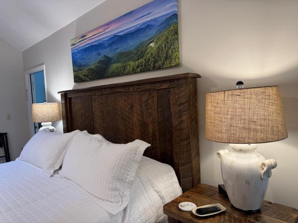 Oak Street Inn, Buchen Sie  Brevard North Carolina