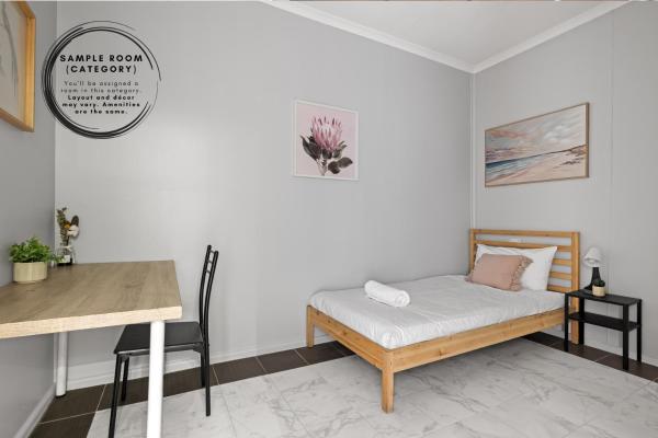 Light & Simple Single Room in Courtyard - Peakhurst Area - Shared Bathroom, Book  Peakhurst New South Wales