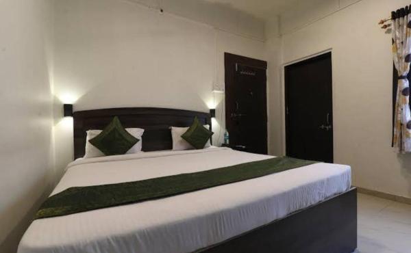 Suman Lodging near Mahalaxmi Temple, Kolhapur, Réserver  Hôtels à Kolhapur avec parking, Parking