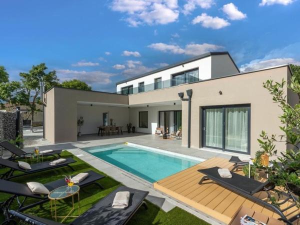 Villa in minj with swimming pool, Reserva ahora  Zminj Istria central