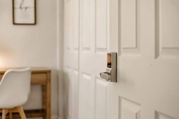 Elegant Auburndale Rooms Near the Speedway & Lake, Book  Auburndale Lakeland - Winter Haven