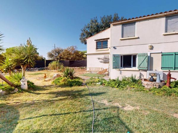 Villa T4 avec jardin privé à Vic-la-Gardiole, pour 7 personnes - FR-1-785-32, Réserver  Hôtels à Hérault avec parking, Parking
