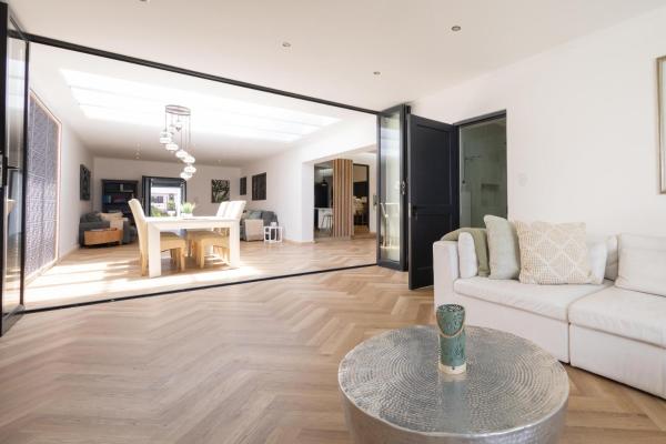 Villa Noor, Buchen Sie  Athlone Westkap