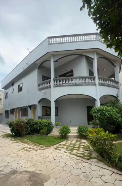 Maison Ophir - Villa basse moderne, Buchen Sie  Cotonou Benin