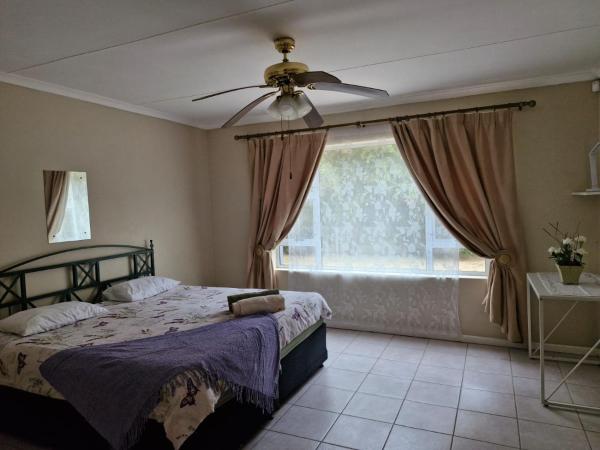 Arkhon Villa, Buchen Sie  Hotels mit Pool in Gqeberha, Schwimmbad