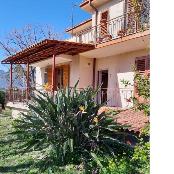 Villa Nicole - LUMINOSO APPARTAMENTO, Réserver  Isca Marina Calabre