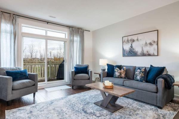 The Blue - Walk to the Village Shuttle & Hot Tub, Prenota  Hotel con piscina a Ontario, Piscina