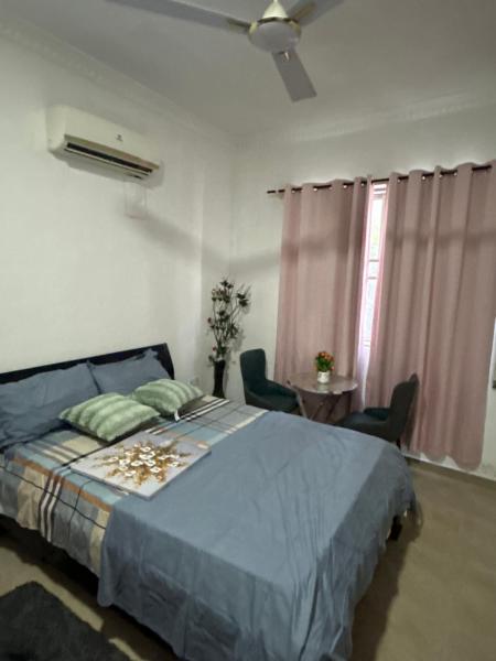 JB homes, Reserva ahora  Hoteles en Gran Acra con aparcamiento, Aparcamiento