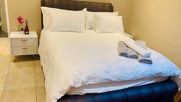 Edenpark 2 Bedroom Villa, Buchen Sie  Roodepoort Gauteng