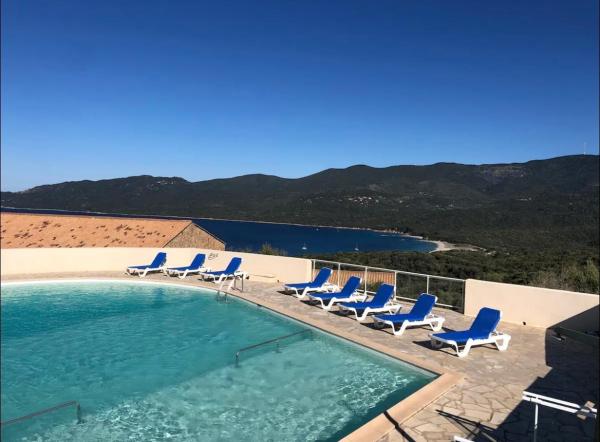 Mini Villa Alba Rossa, Réserver  Hôtels à Corse avec parking, Parking
