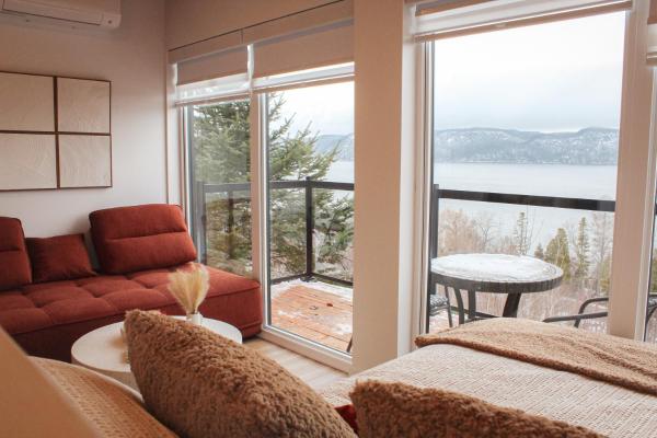 Refuge du Fjord, Reserva ahora  Hoteles en Quebec con aparcamiento, Aparcamiento