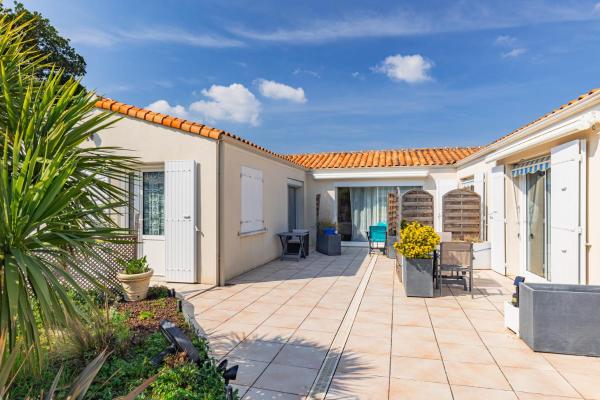 Chambres Dhotes Les Lits Marins, Prenota  Hotel a Aquitania con piscina, Piscina