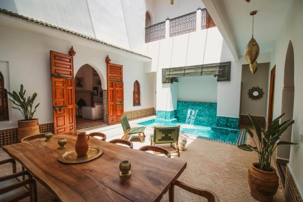 Villa Riad Soles Heated pool Luxury and Beauty, Buchen Sie  Hotels in Marrakech-Safi mit Parkplatz, Parkplätze