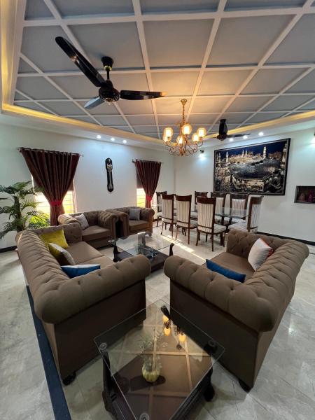 Urban Villa, Buchen Sie  Hotels in Islamabad mit Parkplatz, Parkplätze