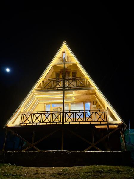 Crystal peak cottage, Book  Naggar 
