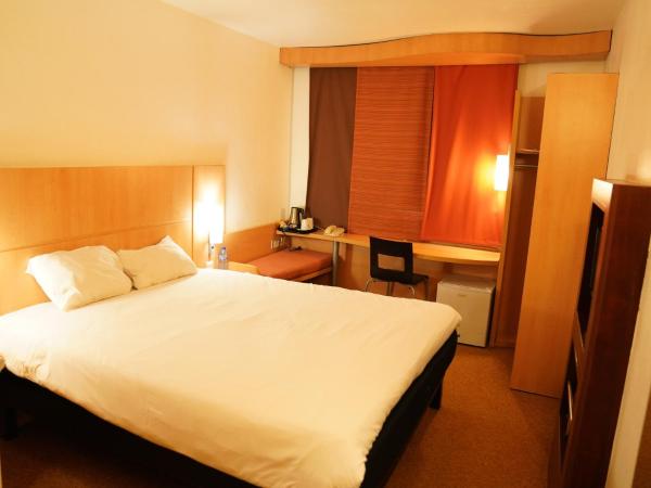 Delta Continental Hotel and Suite, Lagos, Buchen Sie  Hotels mit Pool in Lagos, Schwimmbad