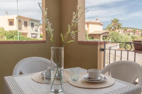 Stylish Residence Le Fontane 2 BedrApt T5 sleeps 5, Buchen Sie  Hotels in Costa Rei mit Pool, Schwimmbad