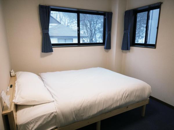 FUJII Hakuba Backpacker, Prenota  Hotel a Koshinetsu con parcheggio, Parcheggio