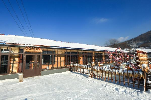 Snowdale Snow Maiden Inn, Buchen Sie  Wuchang Heilongjiang