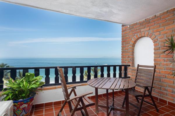 2BR Oceanside Resort Condo Pool & Private Beach, Buchen Sie  Puerto Vallarta Jalisco