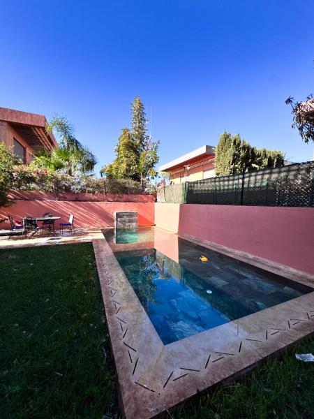 Villa de luxe, à 20 minutes de Jamaa El Fna, Buchen Sie  Hotels in Marrakech-Safi mit Parkplatz, Parkplätze