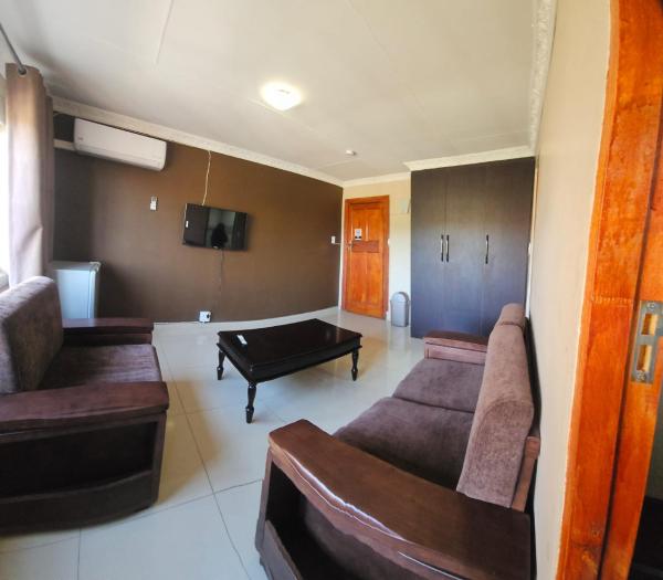 DeRockview Lodge, Buchen Sie  Hotels mit Pool in Gauteng, Schwimmbad