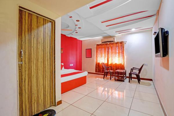 POP 83994B Hotel Velvet, Réserver  Rajkot Gujarat