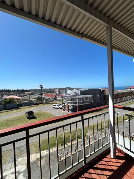 Ollet Heights - Ocean View, Buchen Sie  Hotels in Ostkap mit Parkplatz, Parkplätze
