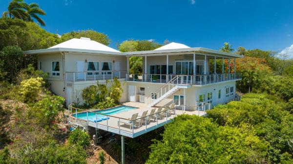 Maria Breeze Villa - Stunning Ocean & Sunset Views Private Pool Spacious Rooms, Prenota  Hotel con piscina a Contant, Piscina