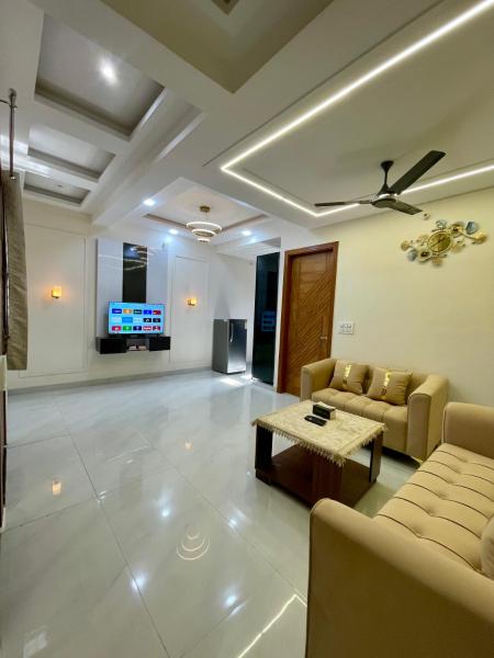 2BHK Family Villa, Near Rajpur Road Dehradun, Buchen Sie  Hotels in Uttarakhand mit Parkplatz, Parkplätze